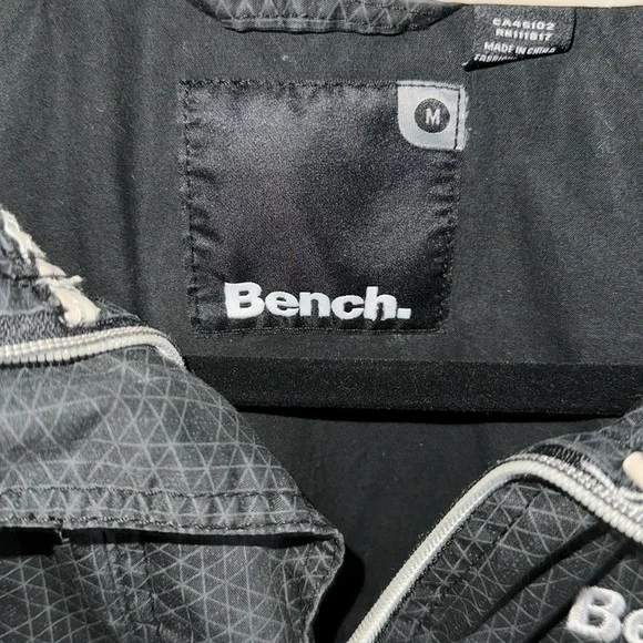 Bench Jacket - Picture 3 of 4